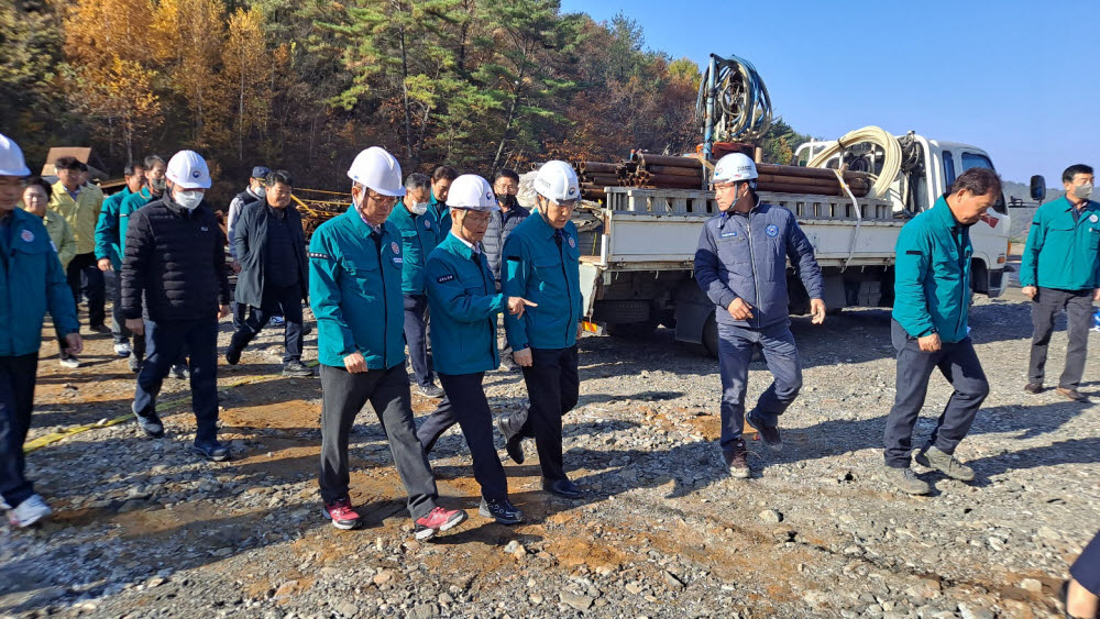 2일 경북 봉화 광산 갱도 붕괴 사고 구조현장. [고용노동부 제공]