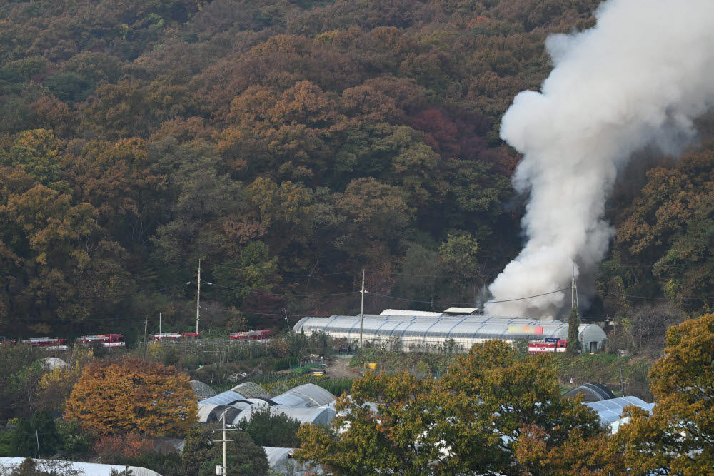 우면산 근처 화재 발생...진화중