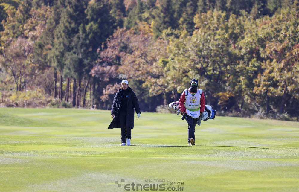 [포토]최민경, 가을 분위기 물씬 풍겨요