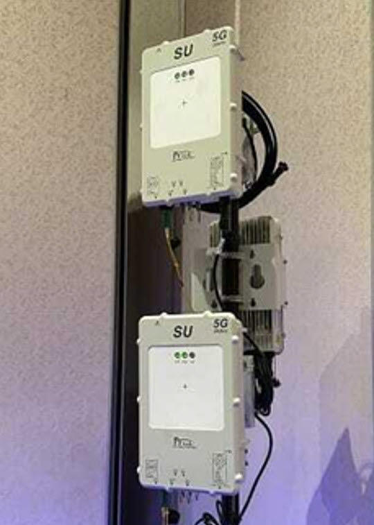 에프알텍이 최근 미국 하와이 마우이 그랜드 와일레아 호텔에서 열린 스냅드래곤 테크 서밋에서 5G mmWave(28, 39GHz)를 선보였다.