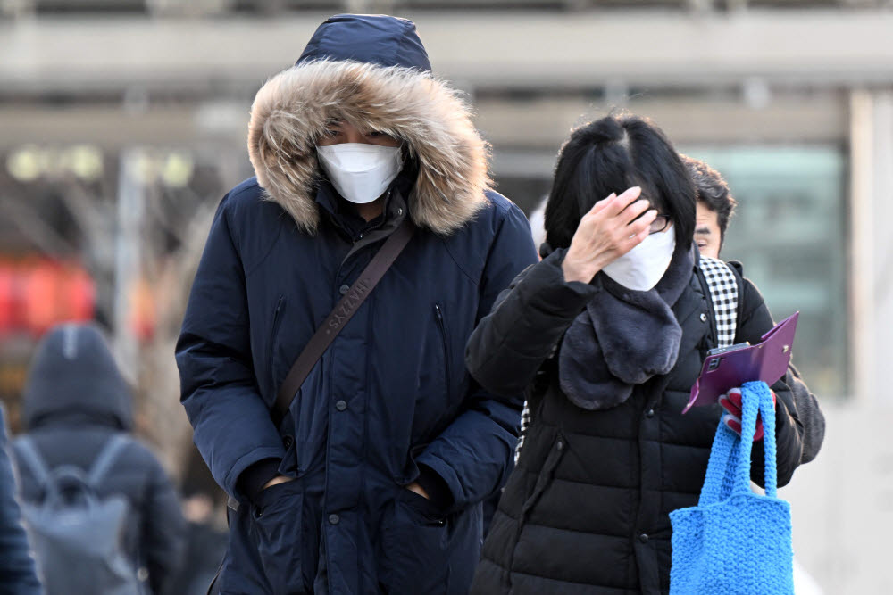 갑자기 찾아온 겨울, 꽁꽁 언 출근길