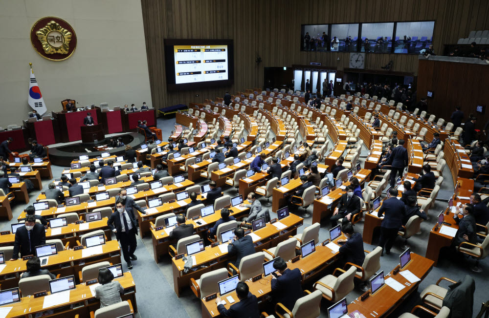 국회는 30일 본회의에서 국민의힘 의원들이 표결에 불참한 가운데 양곡관리법 개정안 부의의 건에 대해 최종 가결을 결정했다. <사진 연합뉴스>