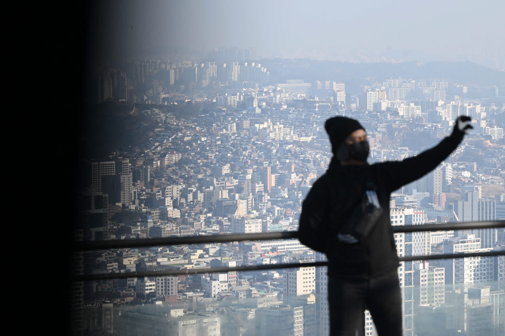 미세먼지에 갖힌 서울