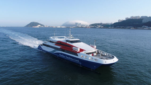 팬스타그룹은 이달 25일부터 부산에서 대마도 히타카츠를 오가는 항로에 고속여객선 팬스타쓰시마링크호를 시범운항한다.