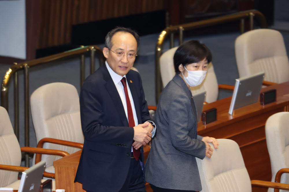 추경호 부총리 겸 기획재정부 장관이 13일 오전 국회에서 열린 본회의에 참석하고 있다.(사진=연합뉴스)