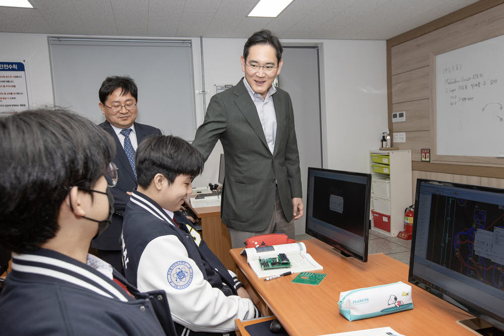 이재용 회장, '구미전자공고' 방문