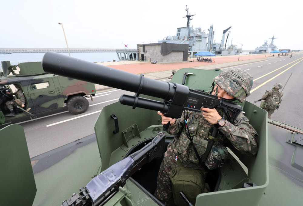 "테러 드론 꼼짝 마"…안티드론건으로 요격