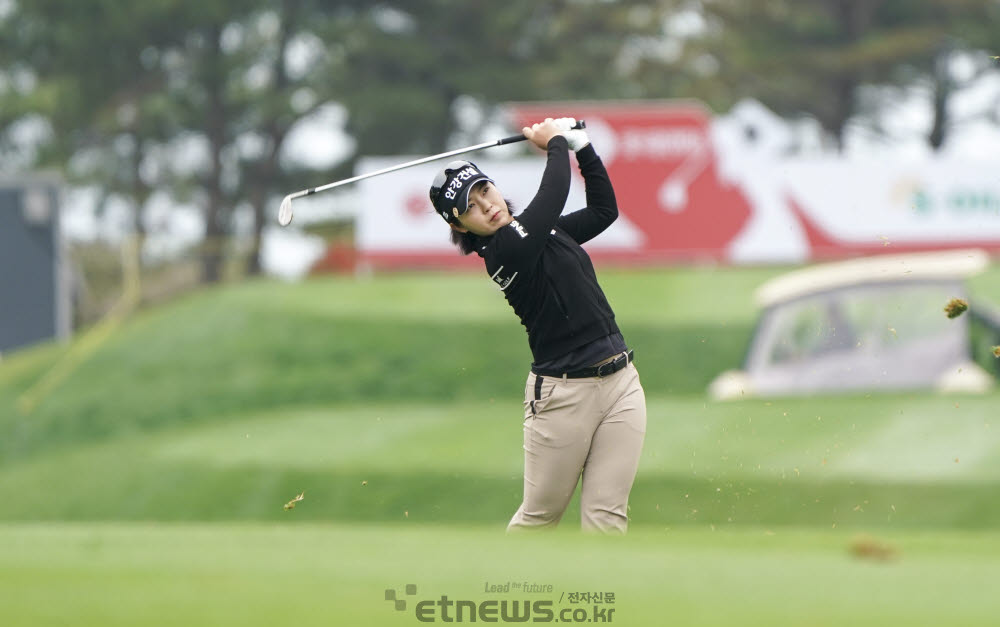 [포토]전예성, 아름다운 아이언 샷