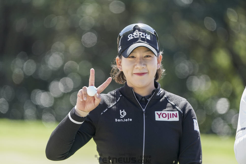 [포토]홍지원, 기분 좋은 버디