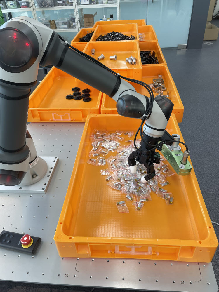 로봇 자동화 피킹 솔루션